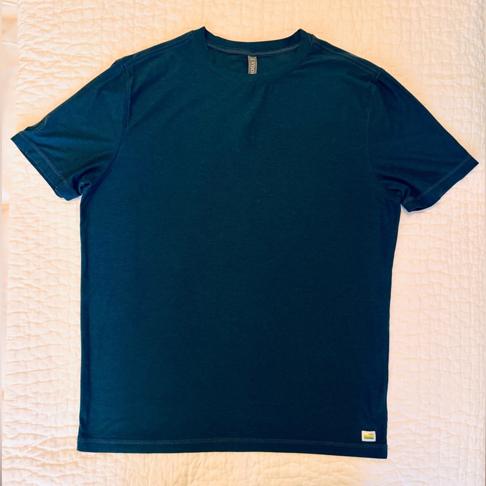 Men’s Medium Vuori Stato Tech Tee - Navy Heather